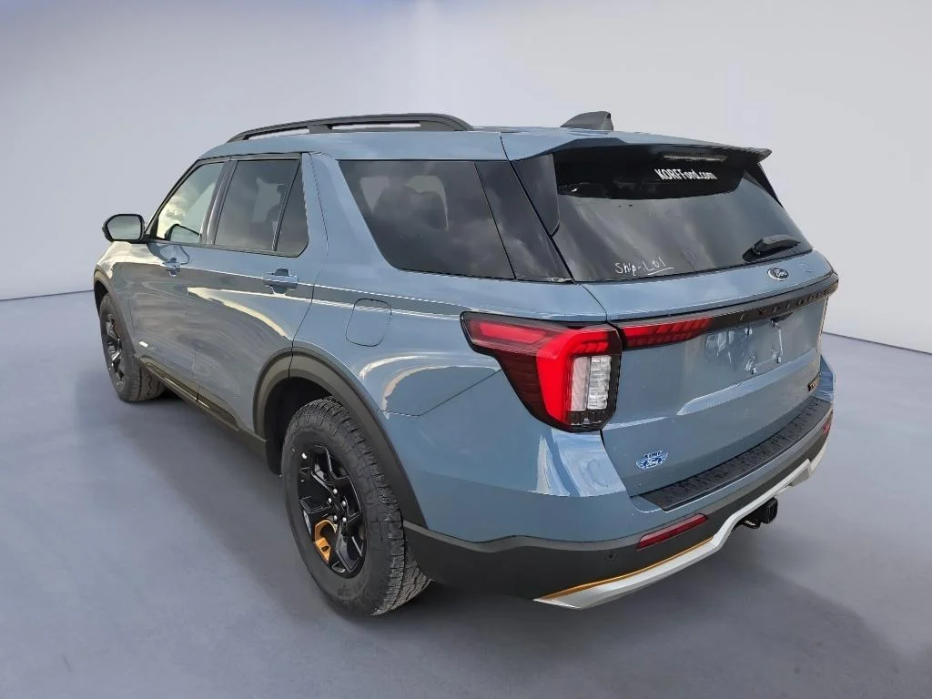New 2026 Vapor Blue Metallic Ford Tremor® image 7