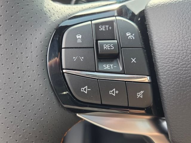 New 2026 Space White Metallic Ford Tremor image 25