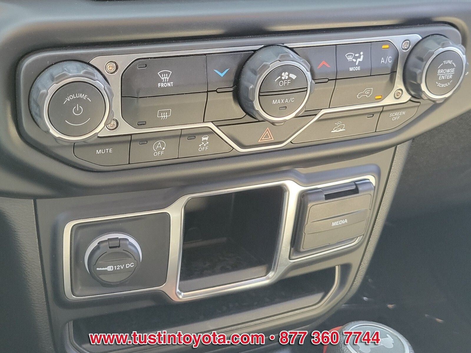 Used 2023 Black Jeep Sport image 21