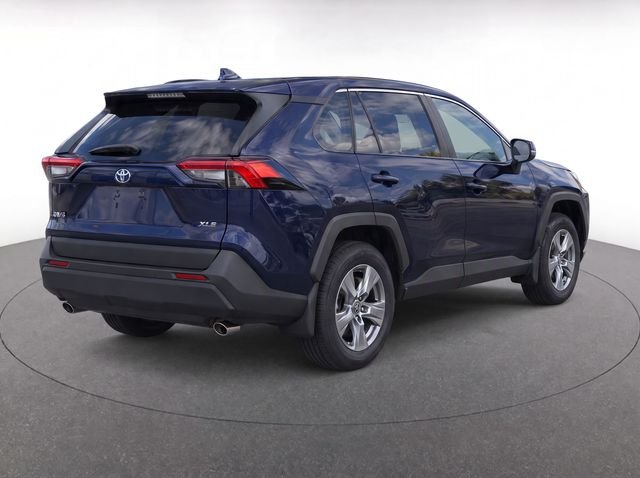 Used 2024  Toyota XLE image 4