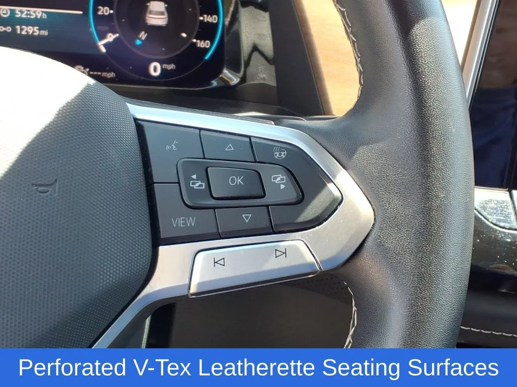 Used 2024  Volkswagen 2.0T SE w/Technology image 12