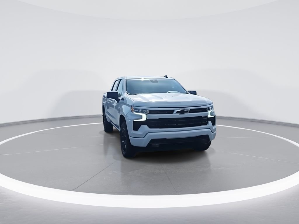 Used 2024 White Chevrolet RST image 3
