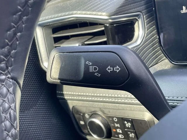 Certified Used 2024 Gray Metallic Ford GT Premium image 21