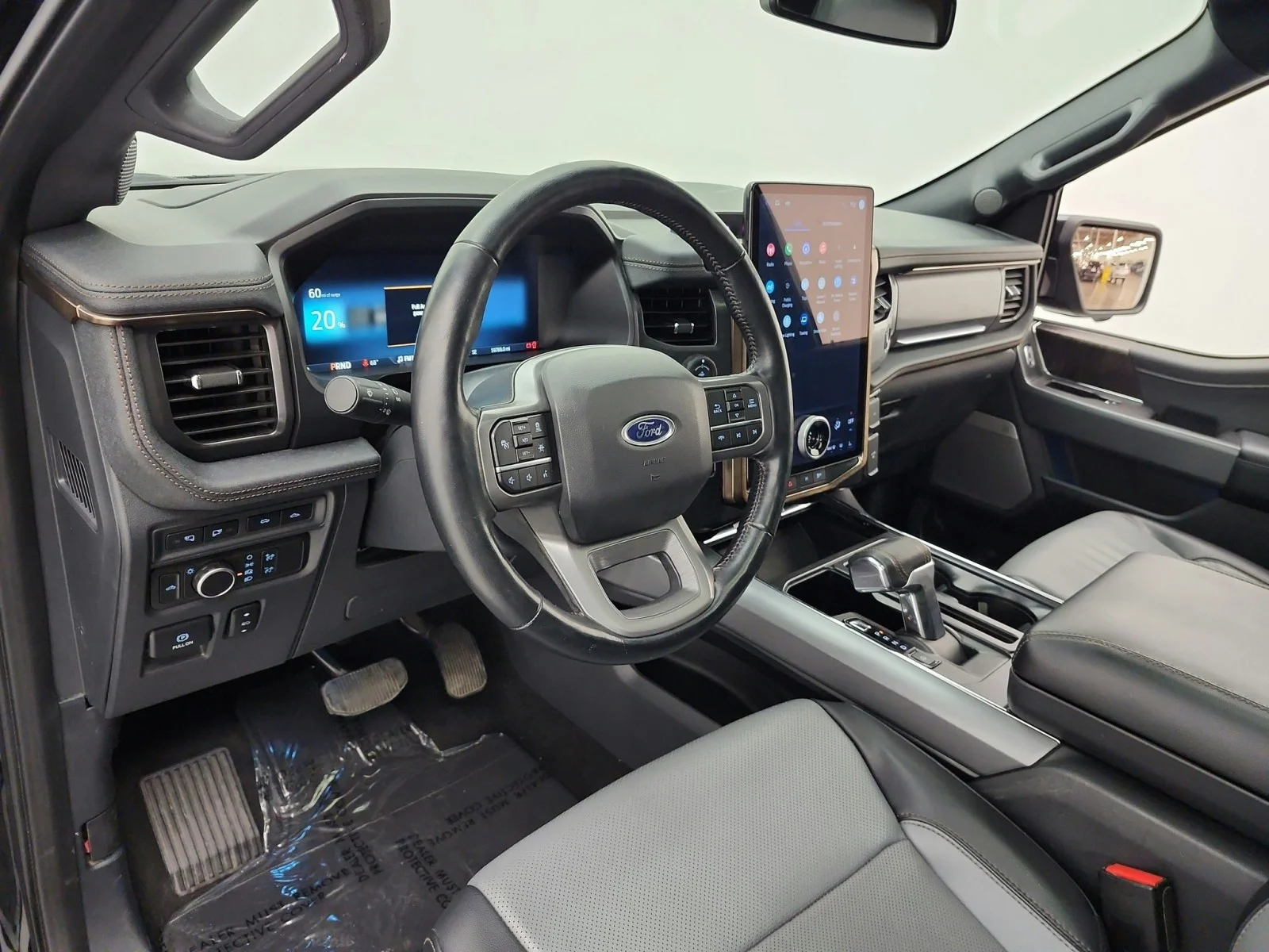 Used 2022 Agate Black Metallic Ford LARIAT image 9