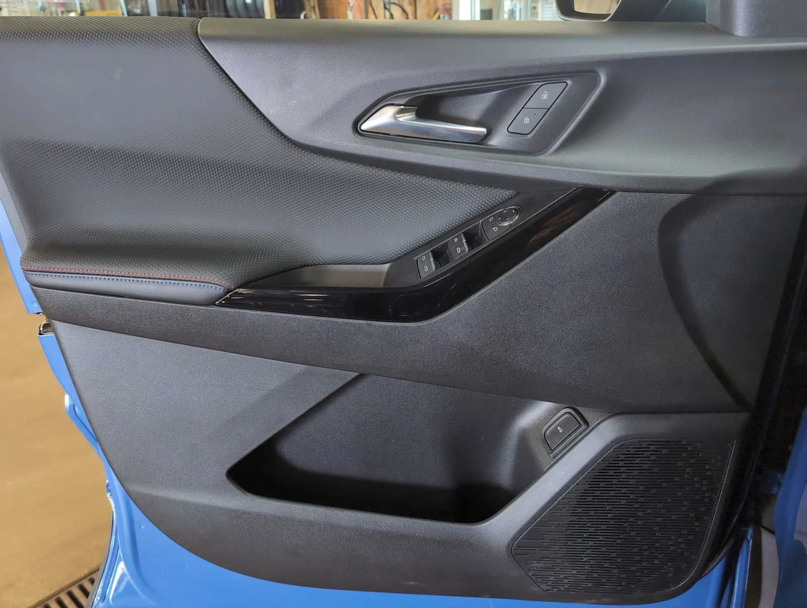 Used 2025 Reef Blue Metallic Chevrolet RS image 22
