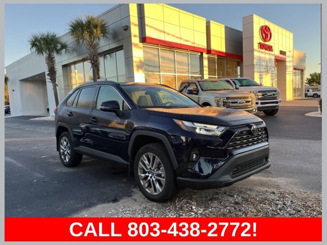 Used 2024  Toyota XLE Premium image 1