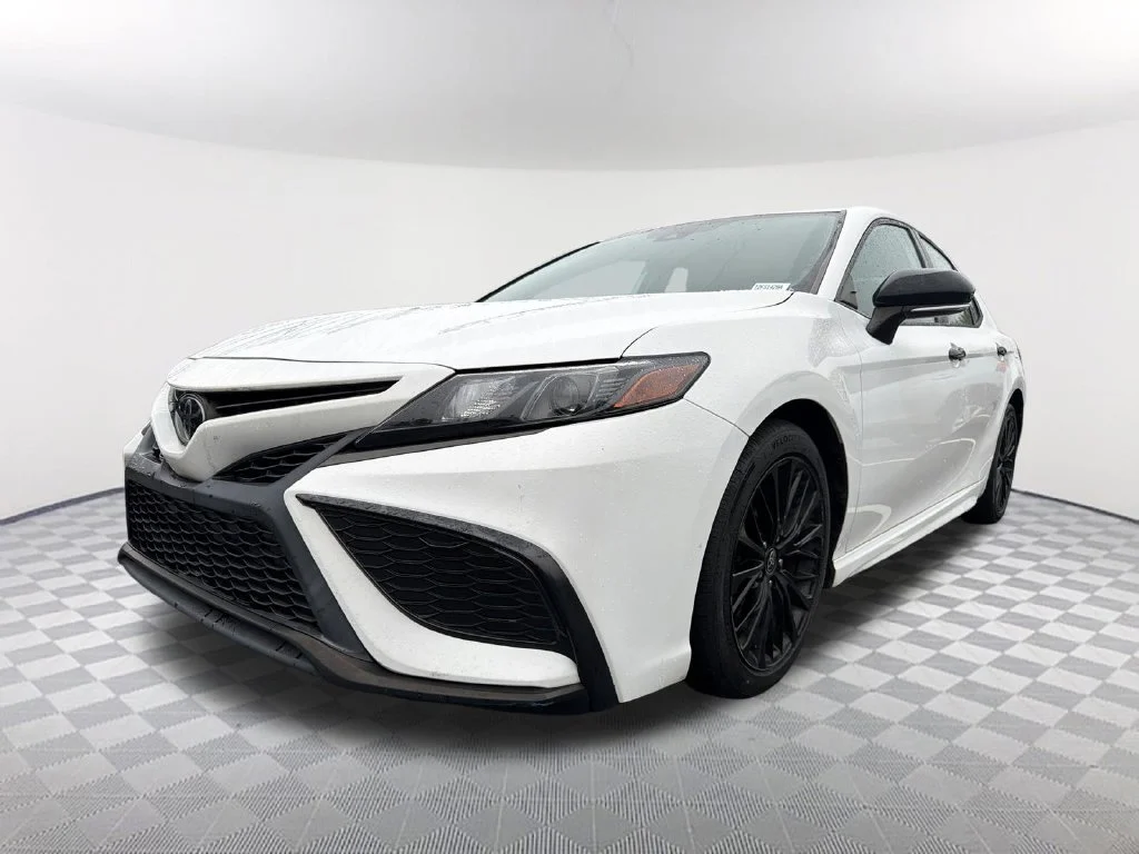 Used 2022 White Toyota SE Nightshade image 1