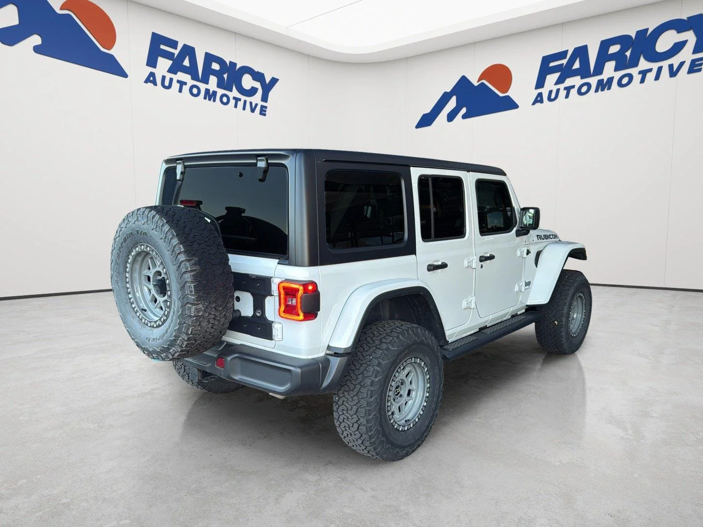 Used 2023 Bright White Clearcoat Jeep Rubicon image 7