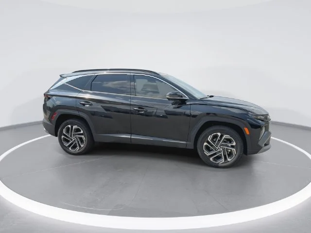 Used 2025 Black Hyundai Limited image 9