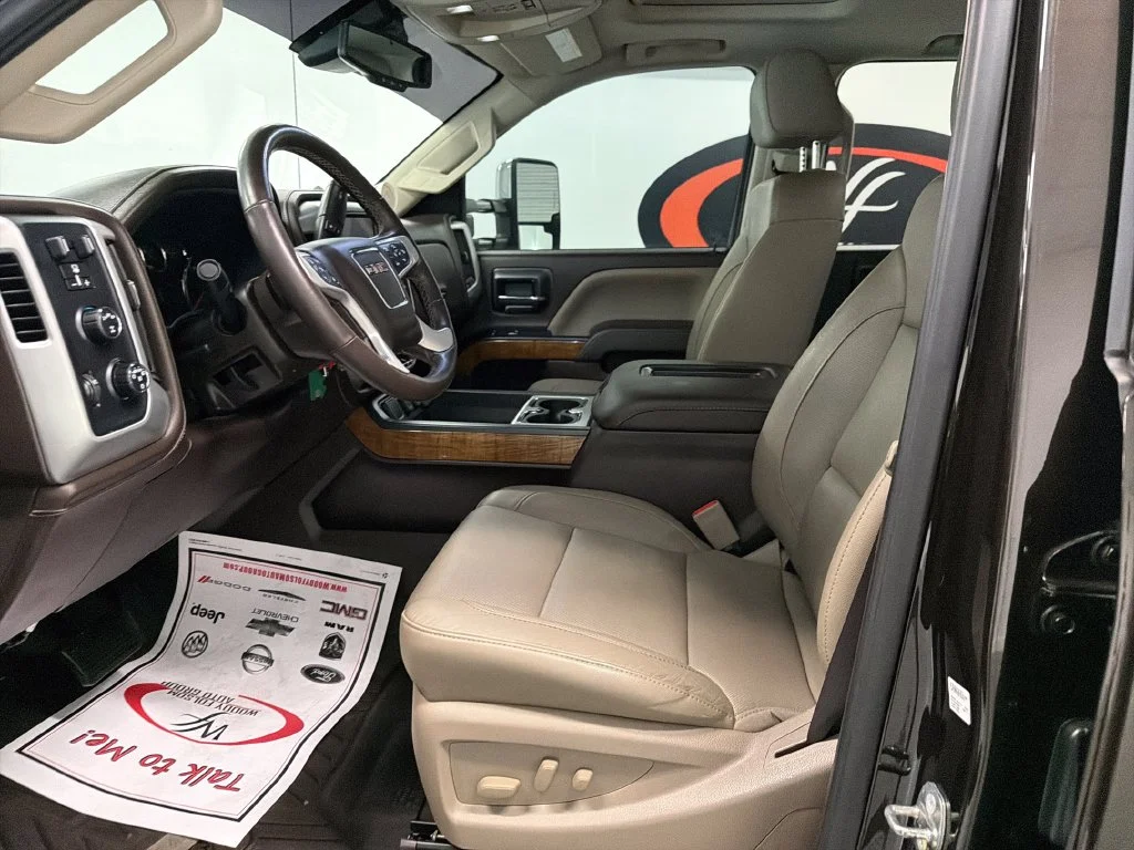 Used 2018  GMC SLT image 9