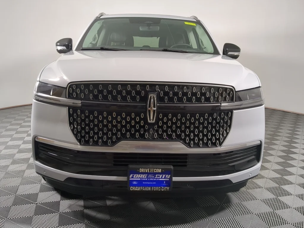 New 2026 Crystal White Metallic Clearcoat Lincoln Reserve image 10