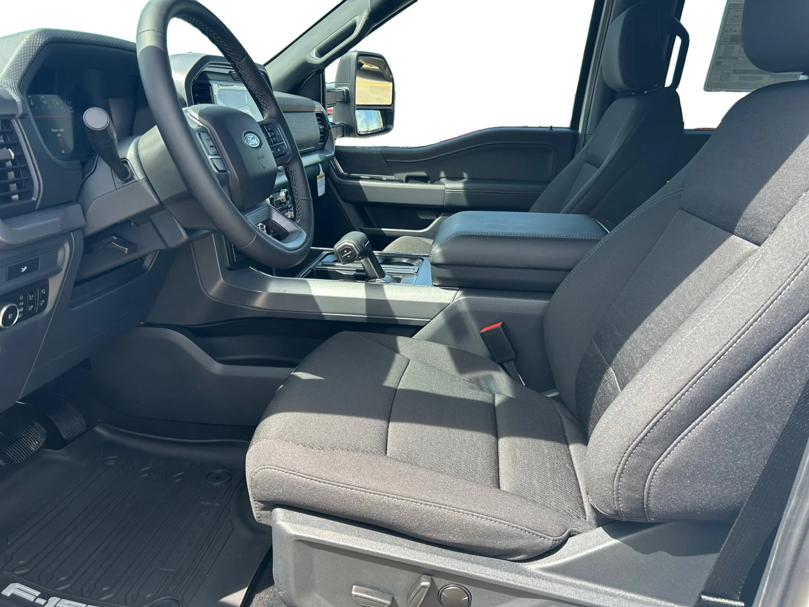 New 2026 Oxford White Ford XLT image 14