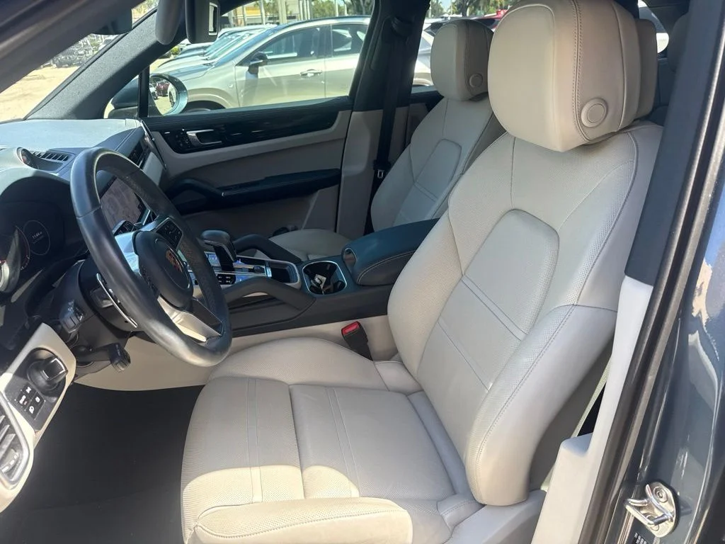 Used 2020 Blue Porsche Base image 15