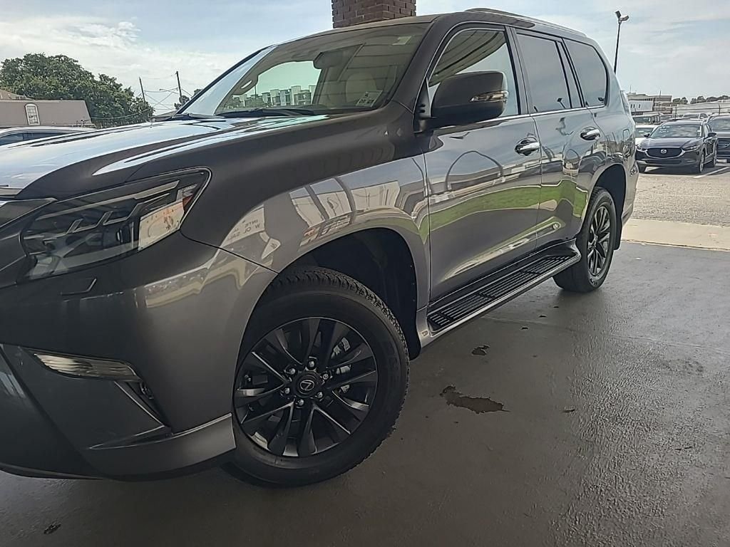 Used 2021 Gray Lexus 460 image 1