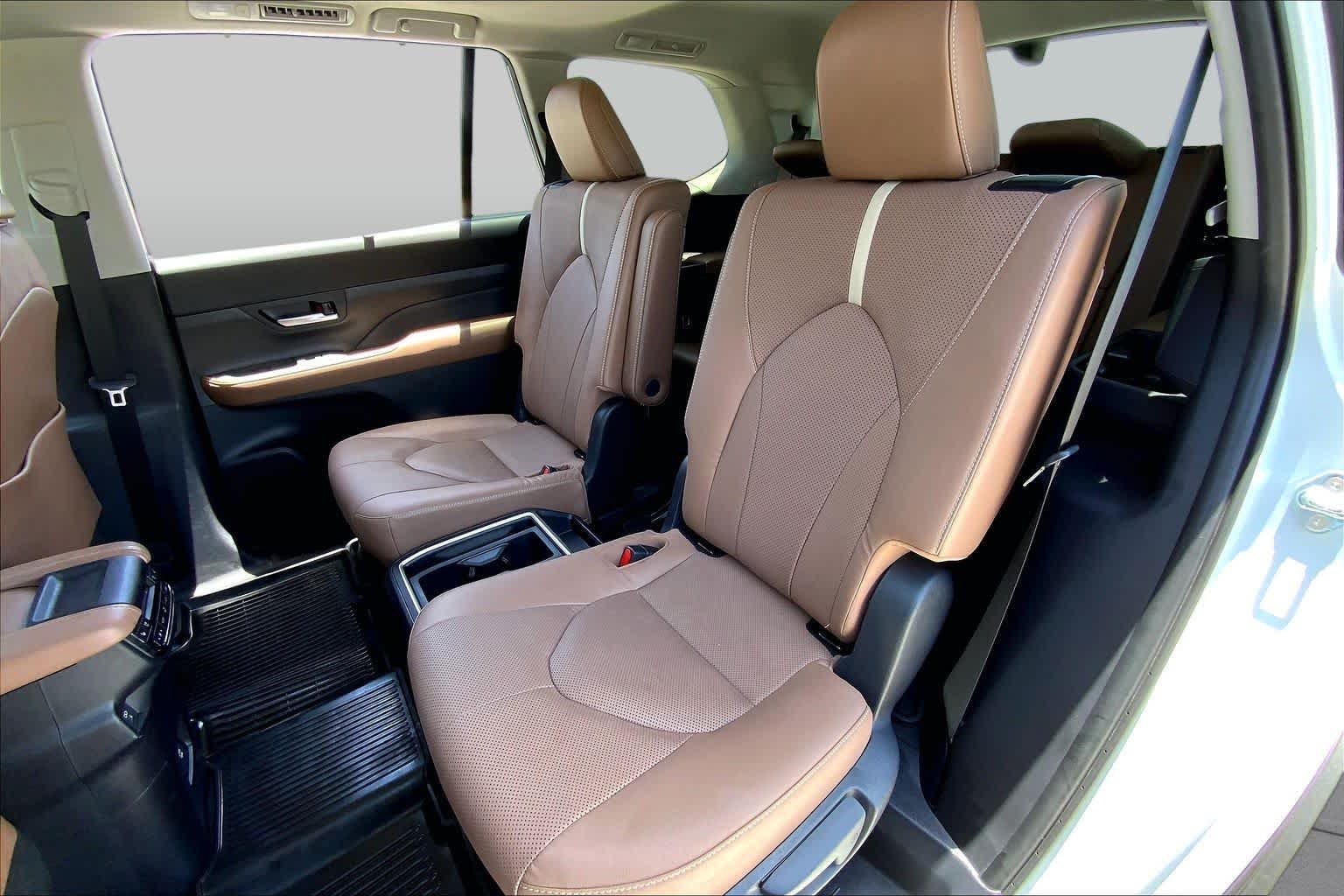Certified Used 2026 Wind Chill Pearl Toyota Platinum image 20
