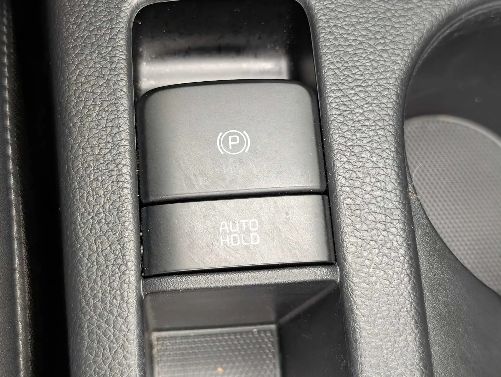 Used 2024 Snow White Pearl Kia SX image 29