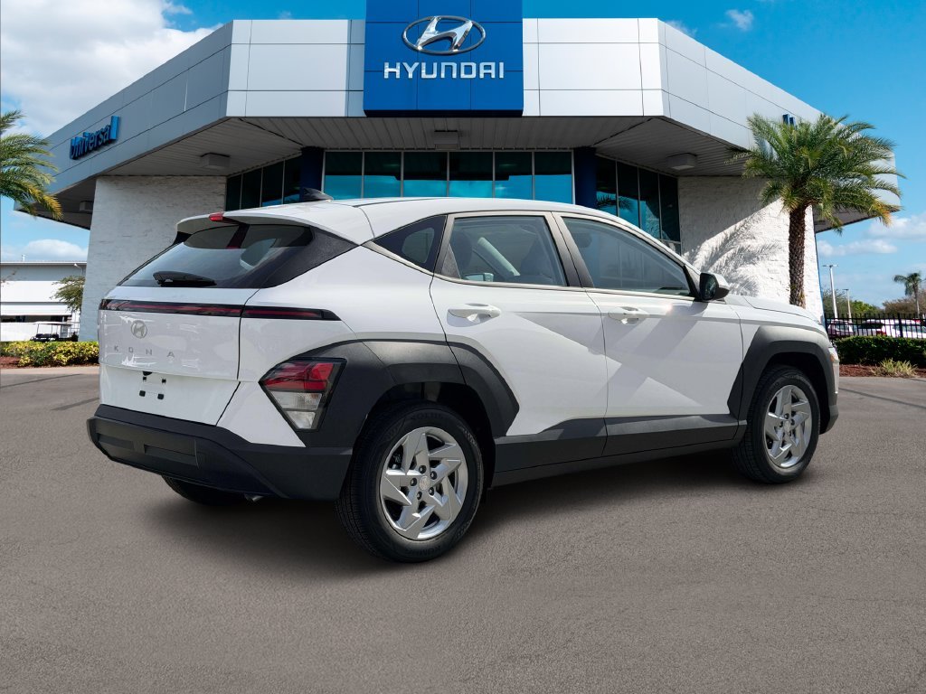 New 2027 White Hyundai SE FWD image 40