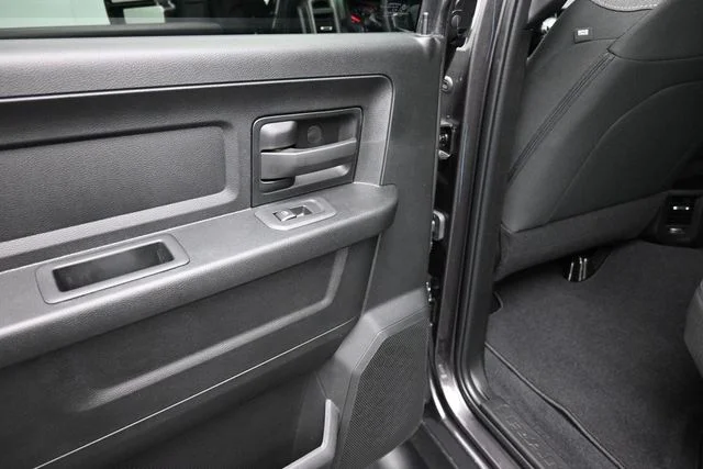 New 2026 Granite Crystal Metallic Clear-Coat Exterior Paint RAM Tradesman image 12