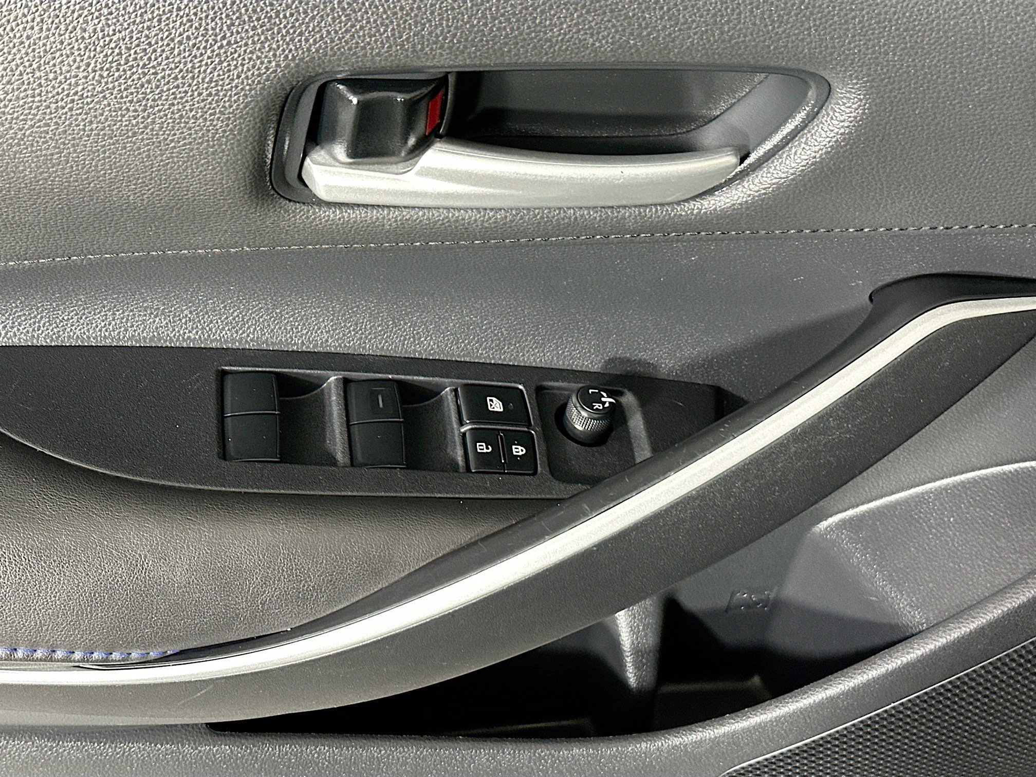 Used 2020 Black Sand Pearl Toyota SE image 14