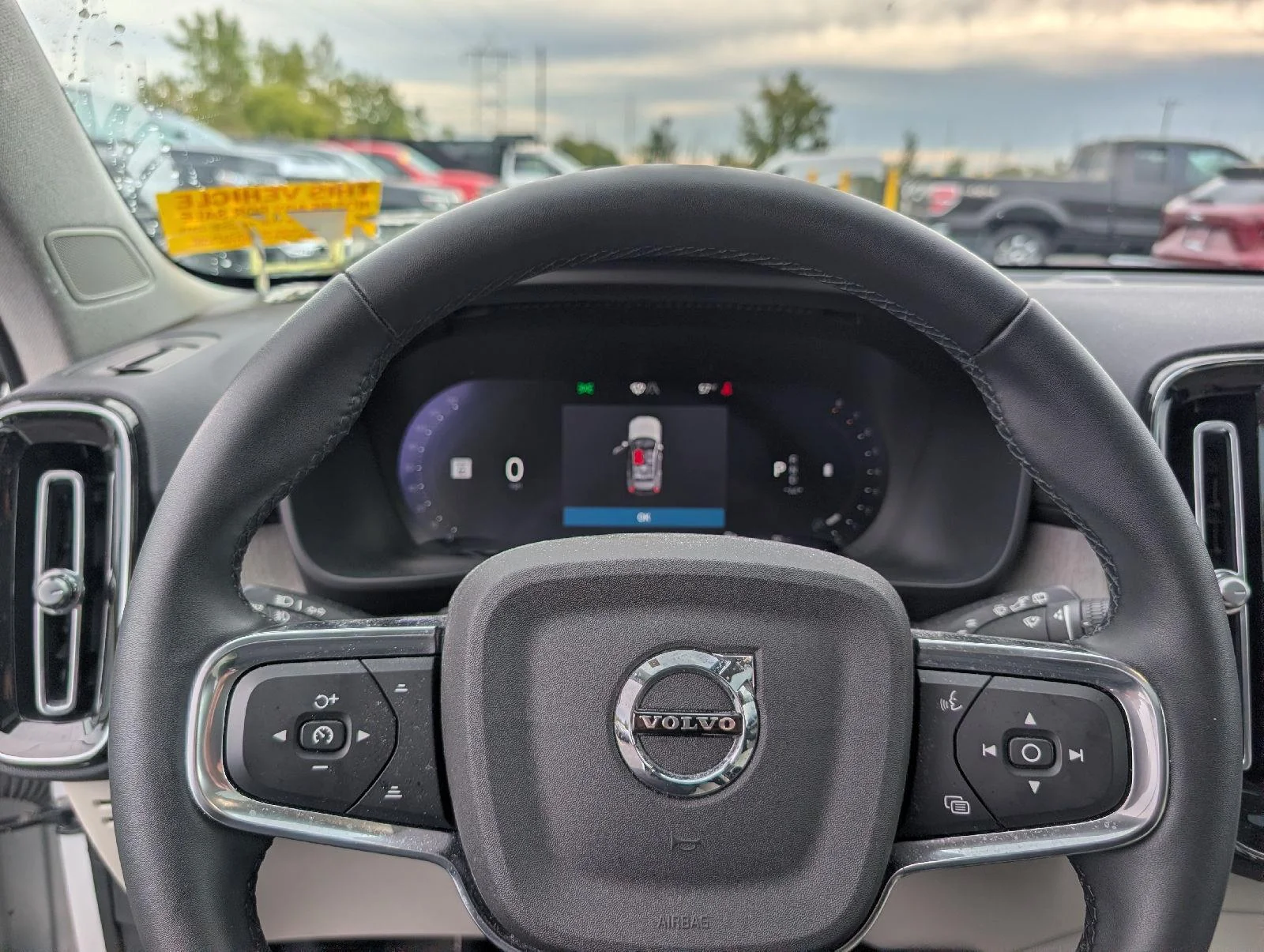 Used 2023 Crystal White Metallic Volvo Plus Dark Theme image 11