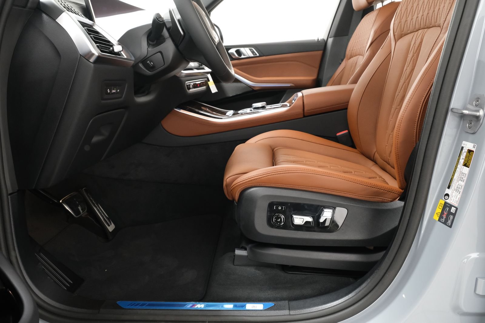New 2026 Brooklyn Grey Metallic BMW xDrive50e image 30