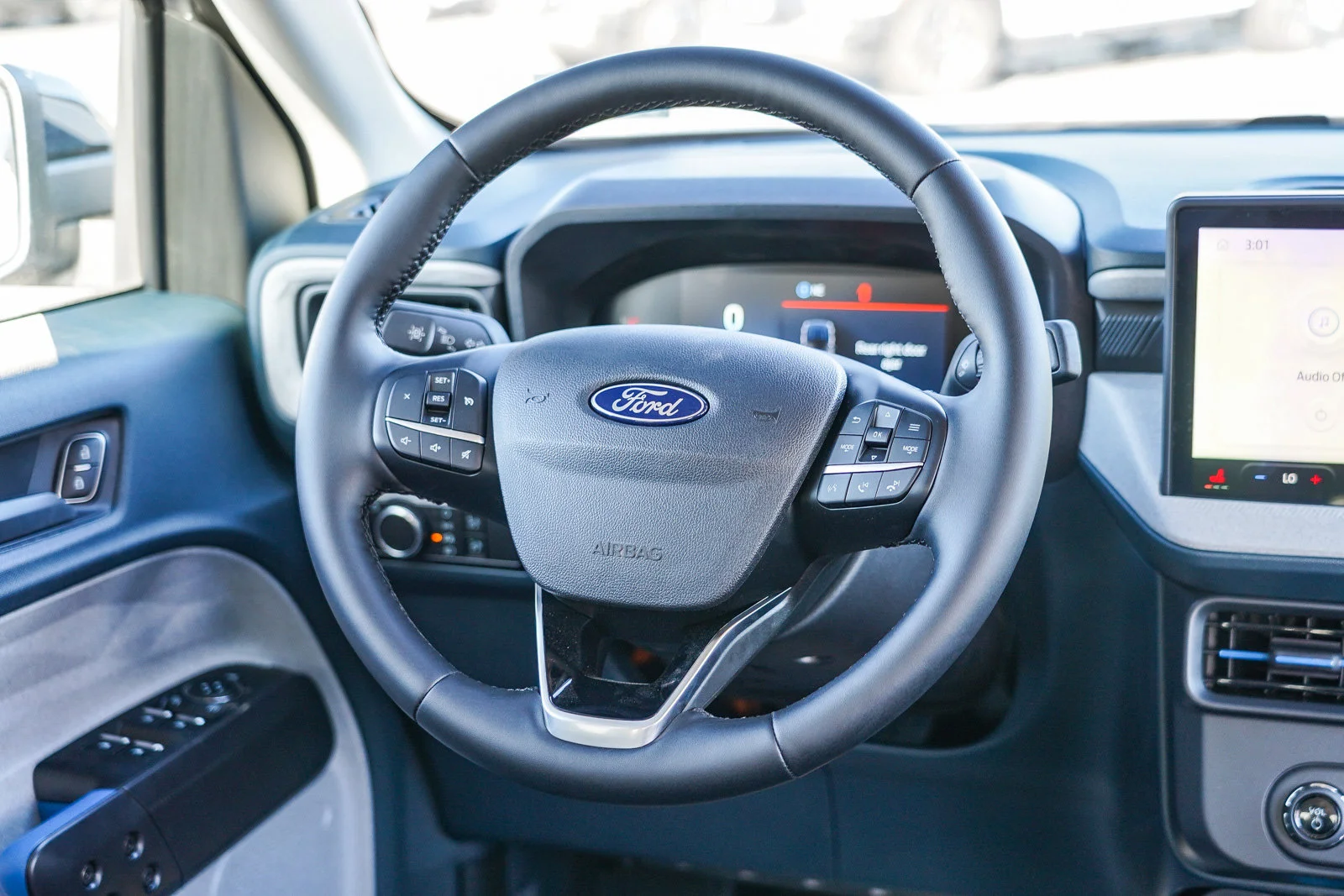 New 2025 White Metallic Ford XLT image 17