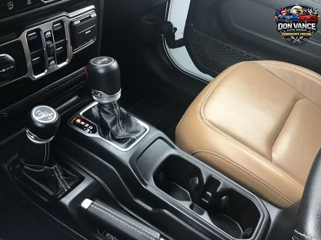 Used 2022 White Jeep Unlimited Sahara image 18
