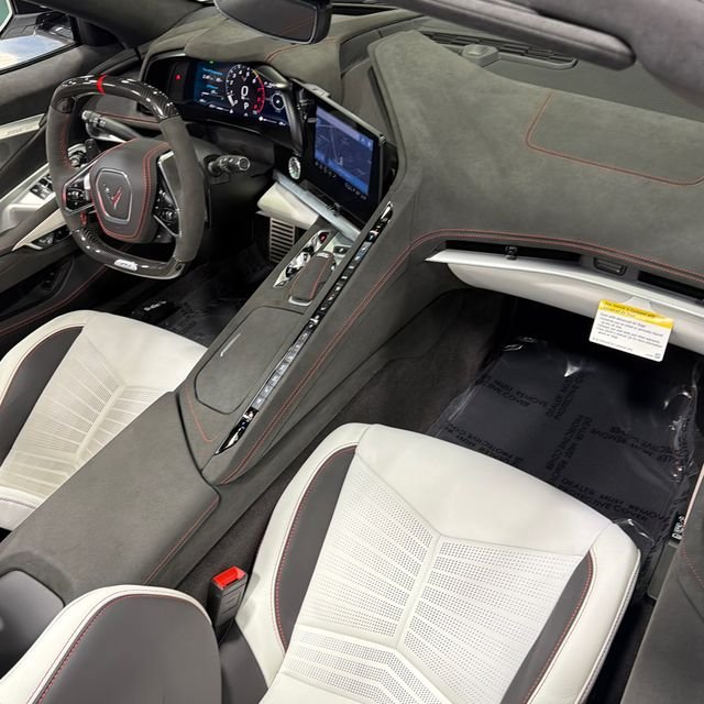 Used 2023 White Chevrolet Z06 image 16