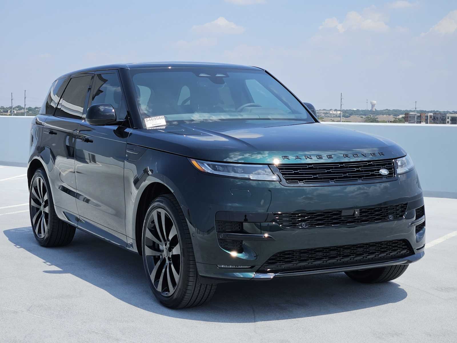 New 2027 British Racing Green LAND ROVER Dynamic SE P400 image 3