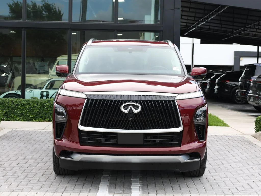 Certified Used 2025 Red INFINITI LUXE image 3
