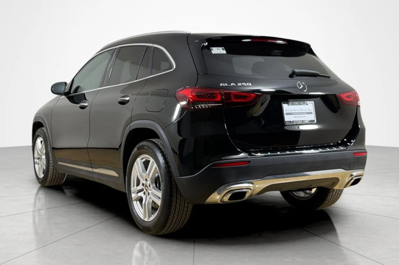 Used 2022 BLACK Mercedes-Benz GLA 250 image 3