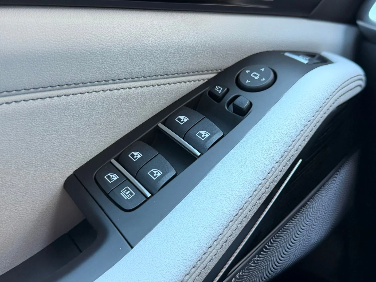 New 2027 Dravit Grey Metallic BMW xDrive40i image 24