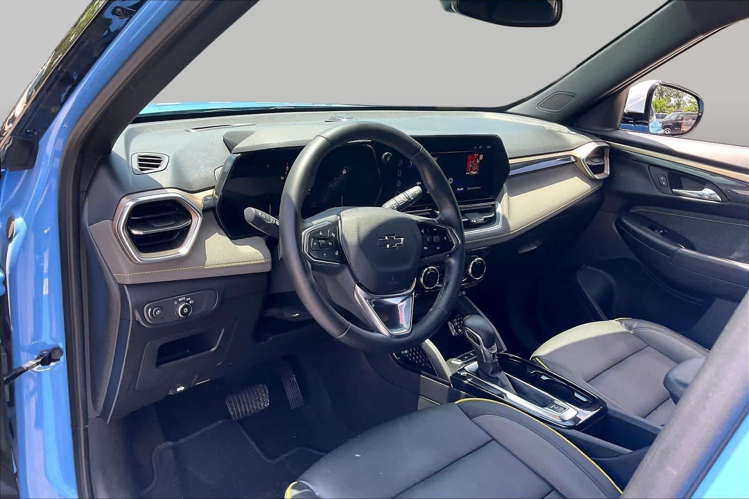 Used 2024 Fountain Blue Chevrolet ACTIV image 18