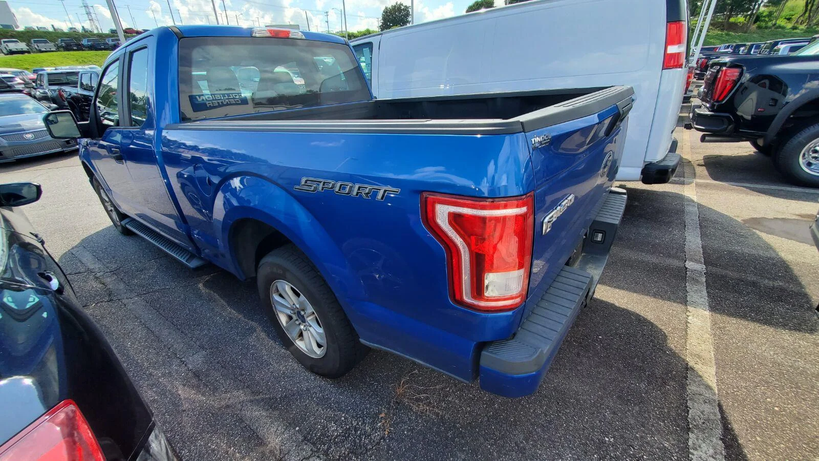 Used 2015 Blue Flame Metallic Ford XL image 8
