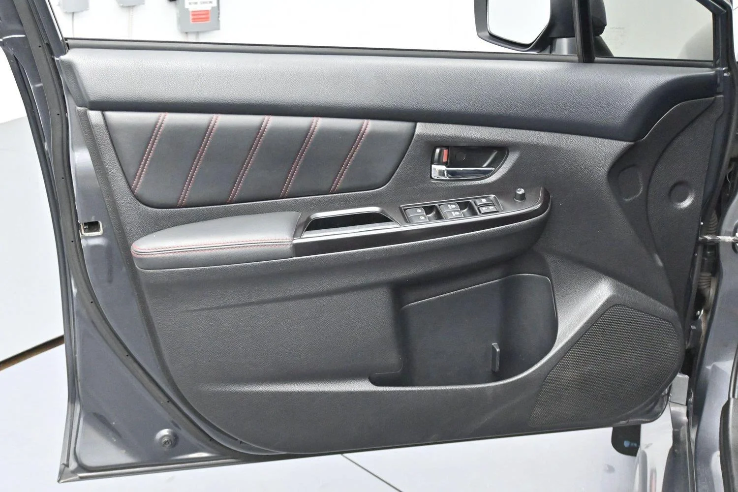 Used 2020 Magnetite Gray Metallic Subaru Premium image 10