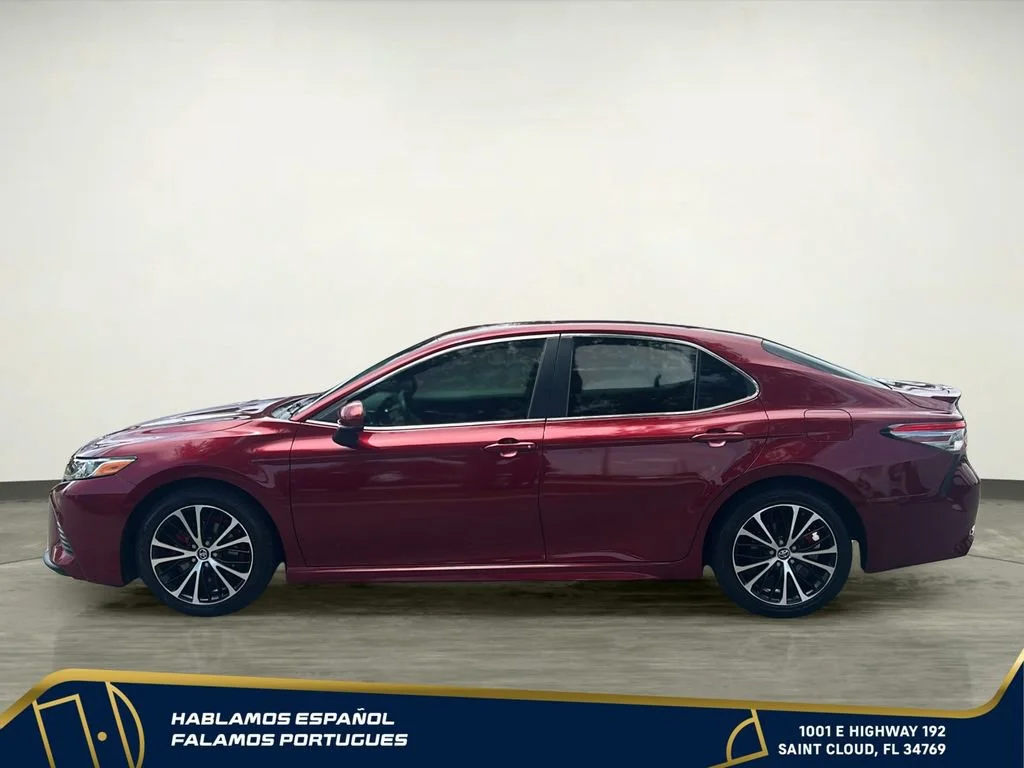 Used 2018 Red Toyota SE image 3