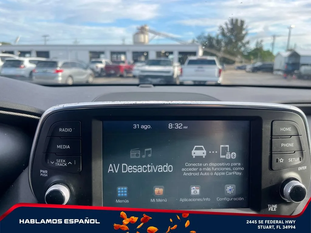 Used 2020 Red Hyundai SE image 21