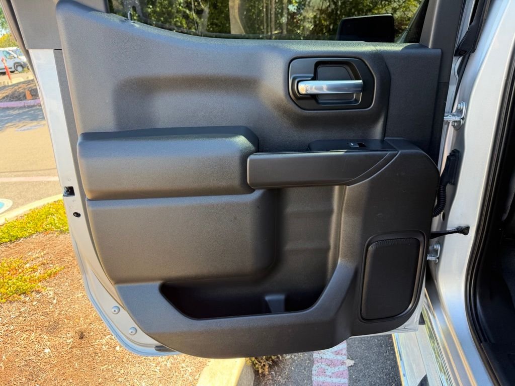 Used 2020 Silver Chevrolet LT image 28