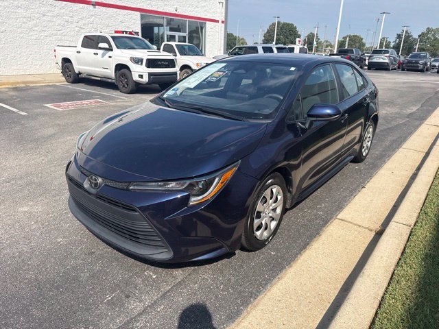 Used 2025  Toyota LE image 3