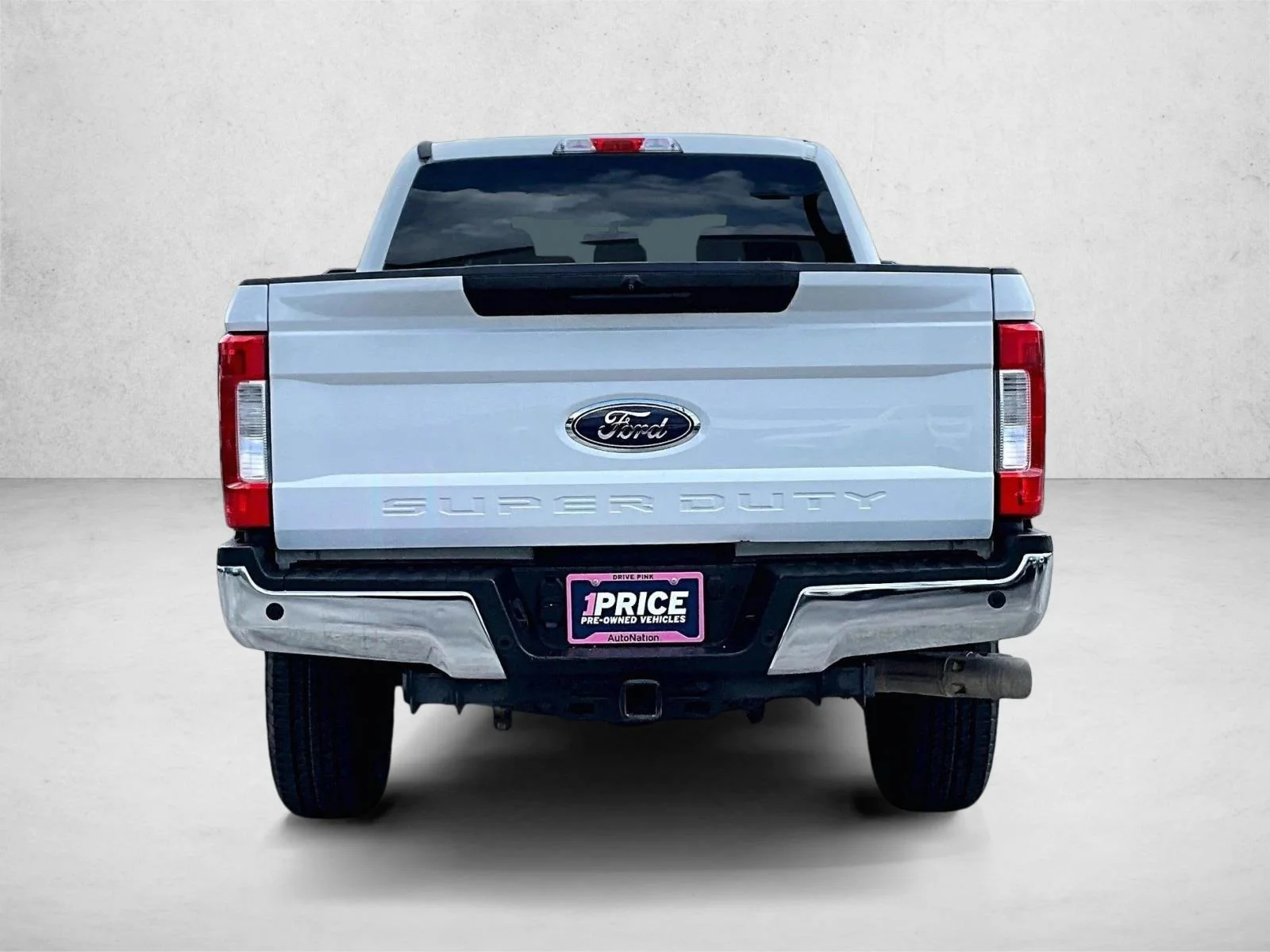 Used 2017 Oxford White Ford XLT image 4