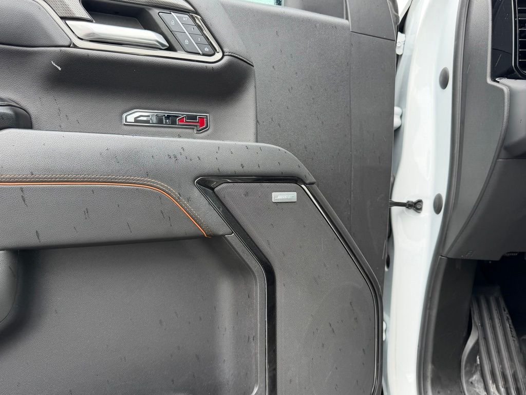 Used 2022 White GMC AT4 image 15