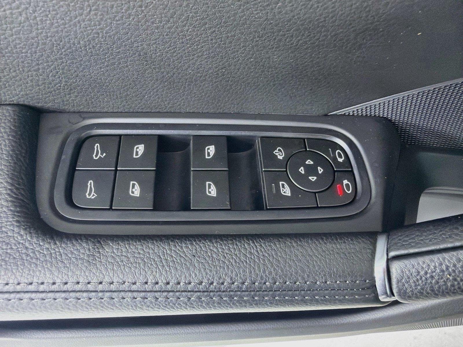 Used 2023 White Porsche Base image 8