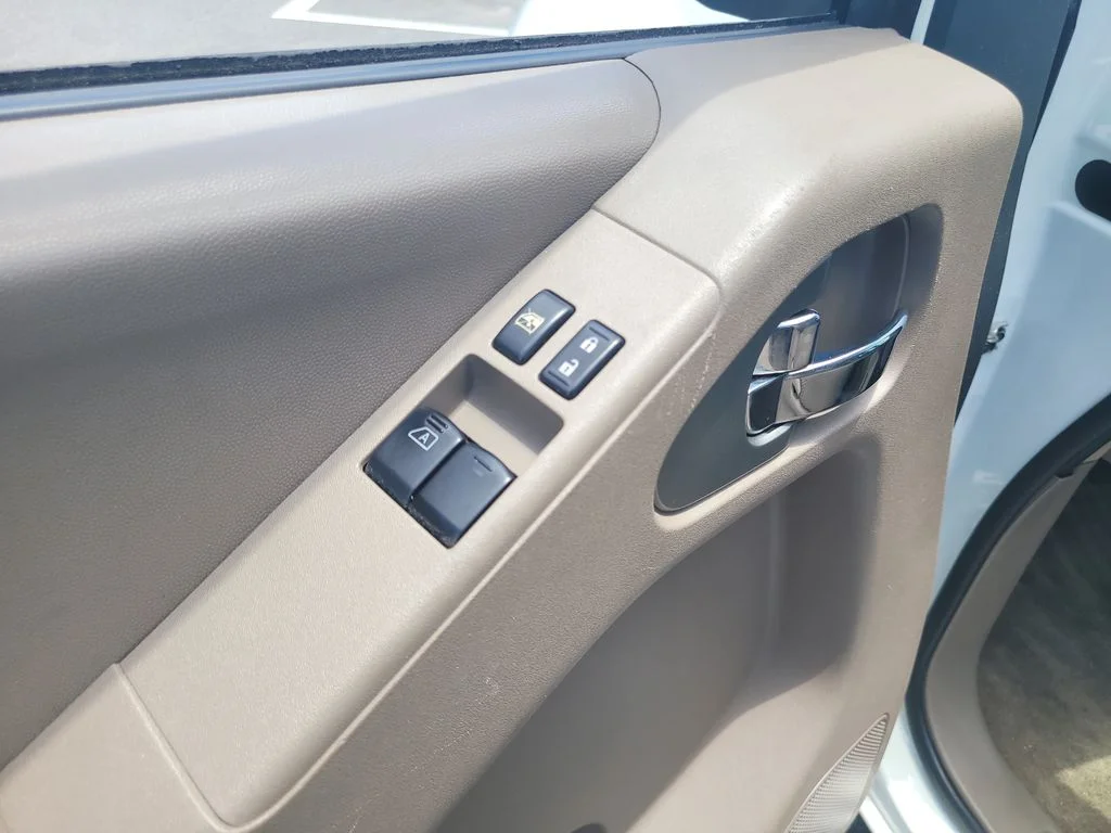 Used 2017 White Nissan SV image 13