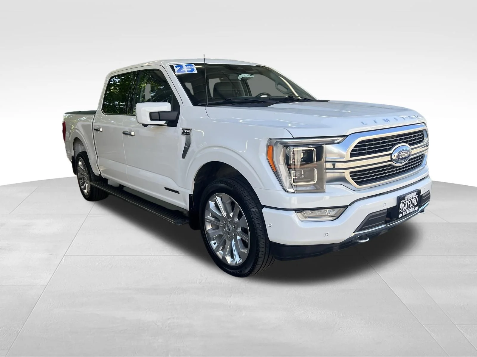 Used 2023 White Ford Limited image 3