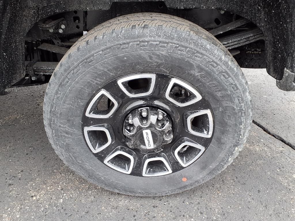 2026 Ford F-250 Super Duty Platinum - Photo 9