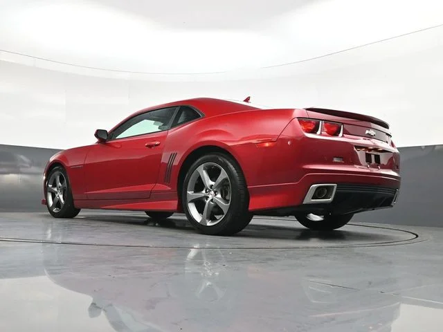 Used 2013 Red Chevrolet 2LT image 32