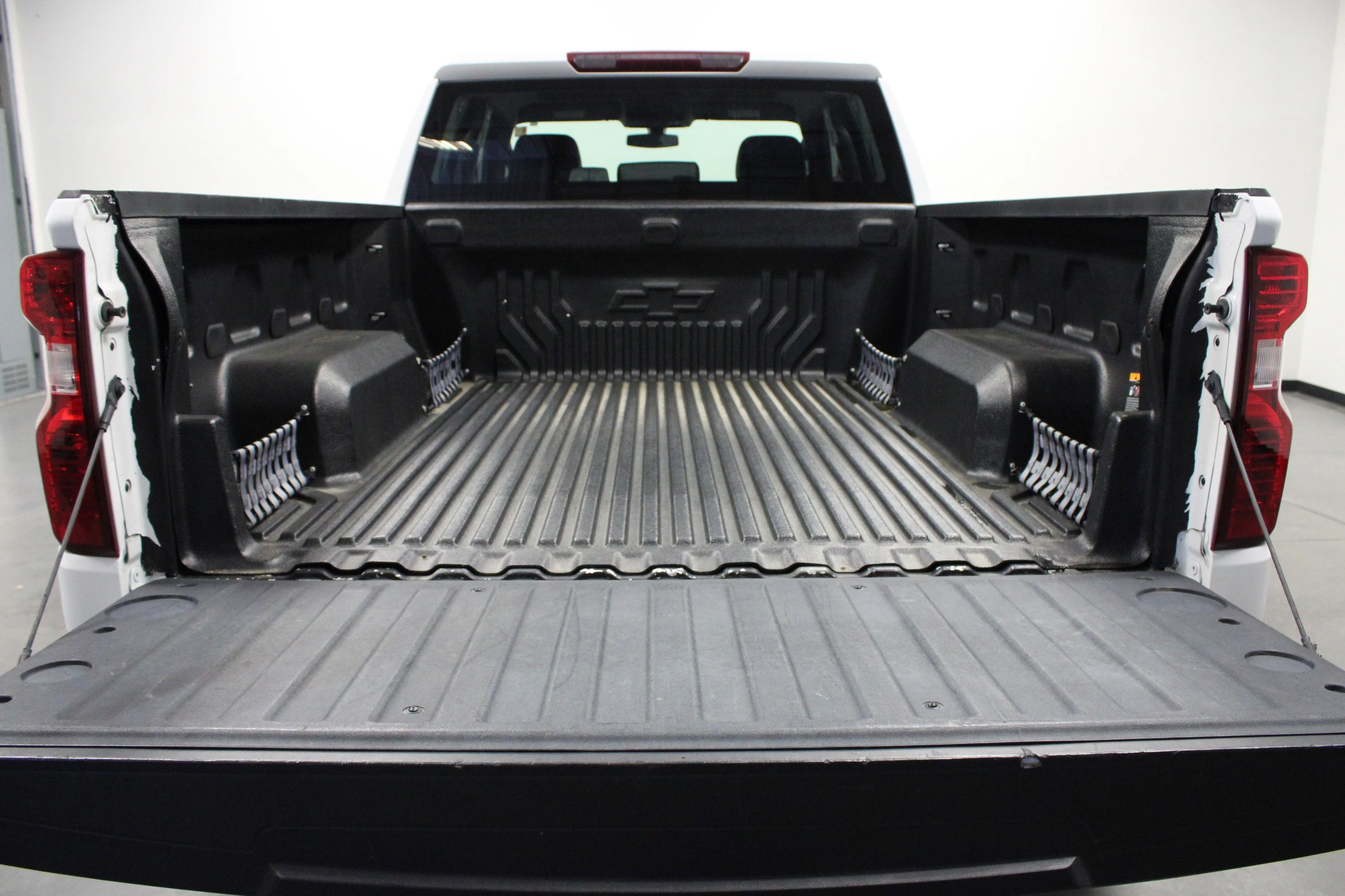 Used 2022 Summit White Chevrolet WT image 14
