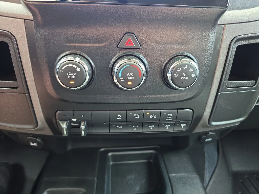 Used 2018 Grey Ram Tradesman image 18
