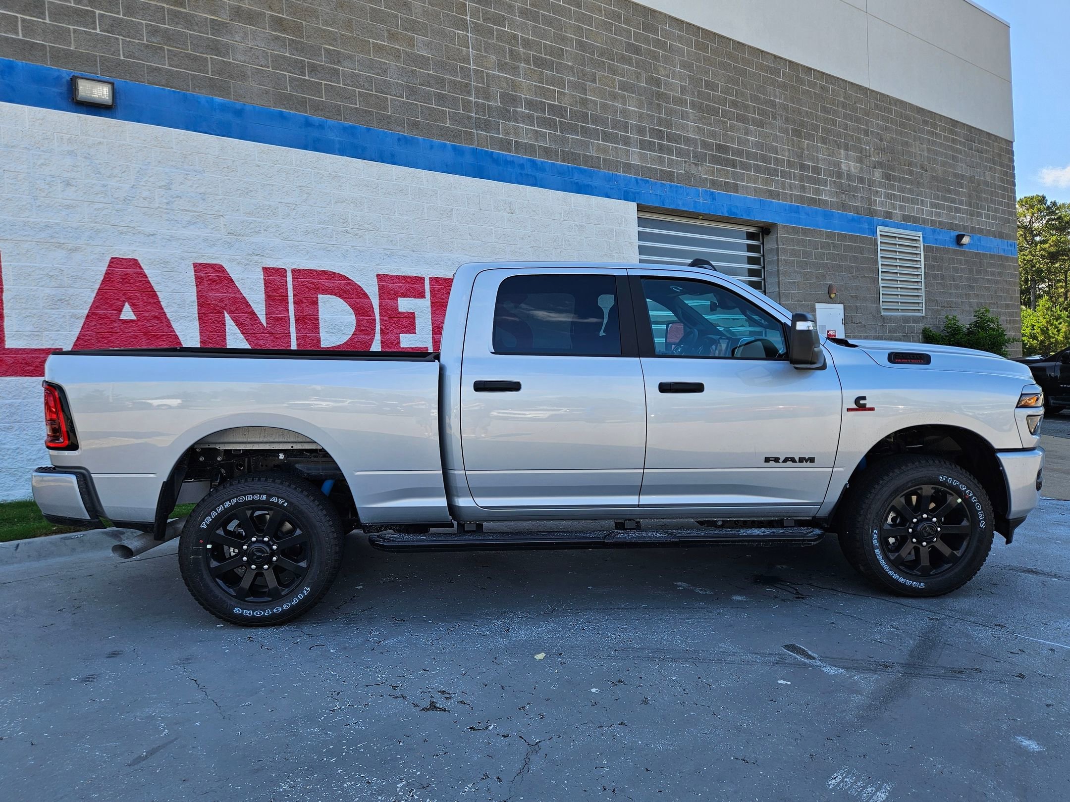 New 2026 Silver-Zynith Exterior Paint RAM Big Horn image 8