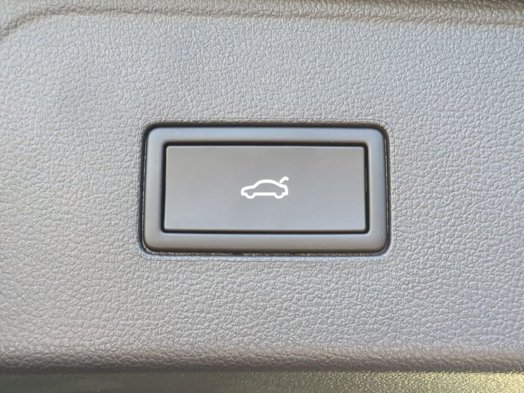New 2026 Silver Volkswagen 2.0T SE w/Technology image 10